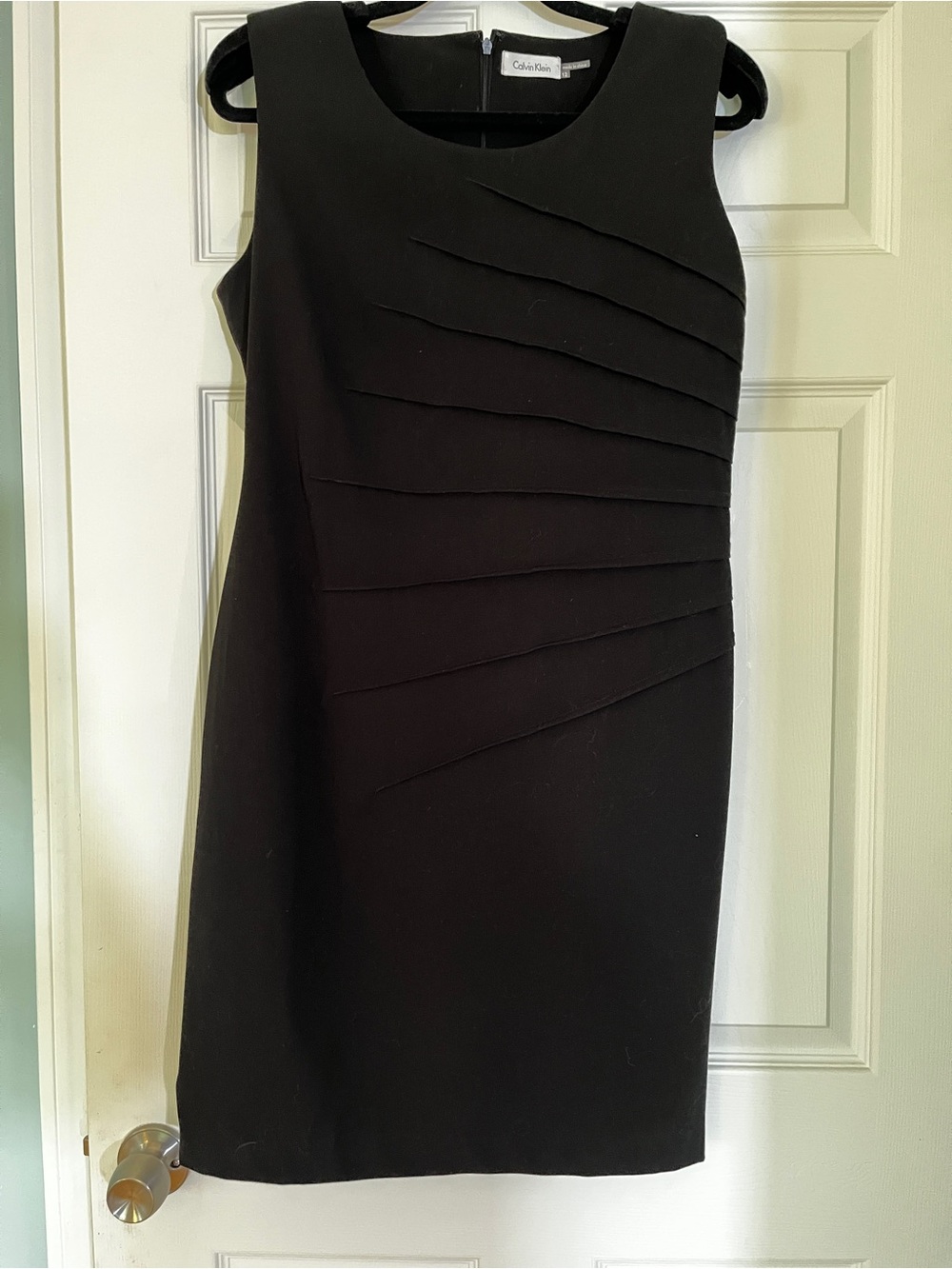 Calvin Klein Sleek Black Sleeveless Sheath Dress size 12 sun ray detail NWT